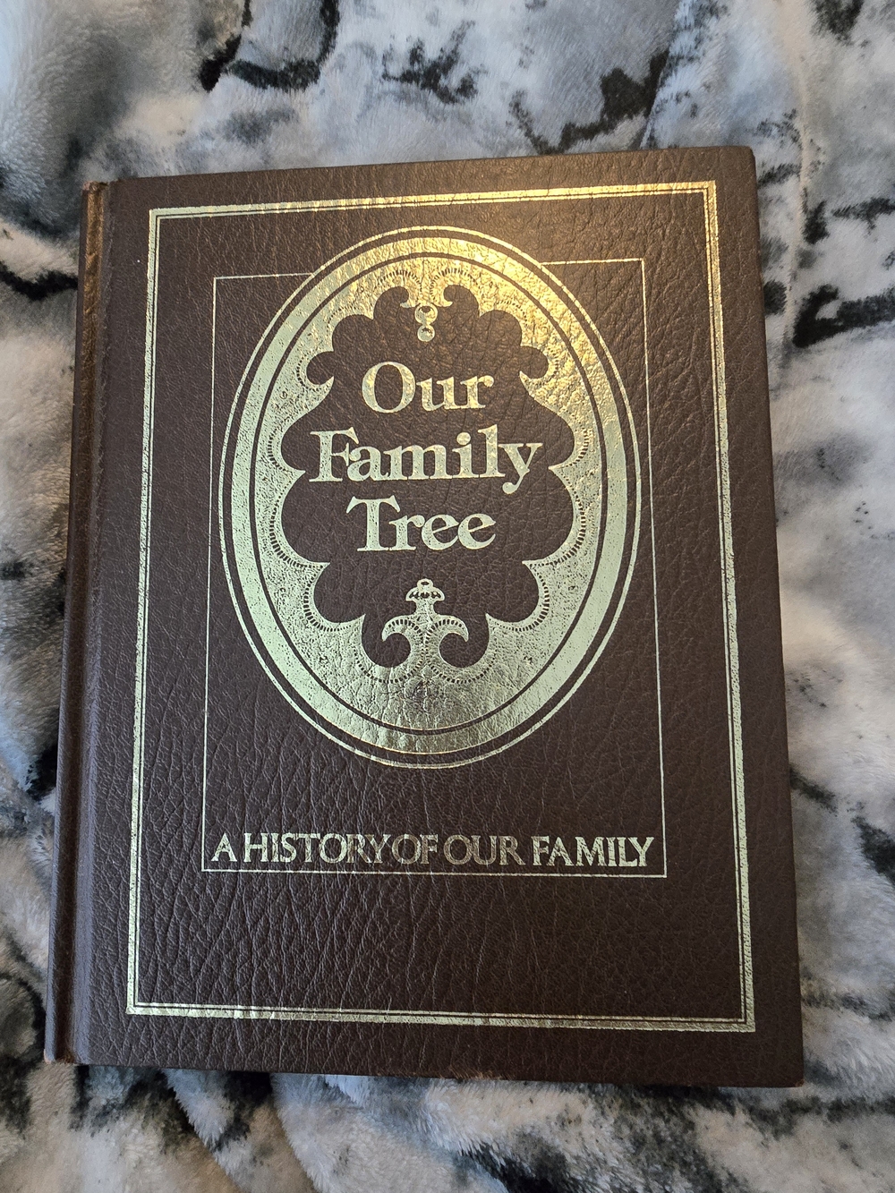 Vintage Our Family Tree Family History Geneology Book  Gold Foil Not Filled Out